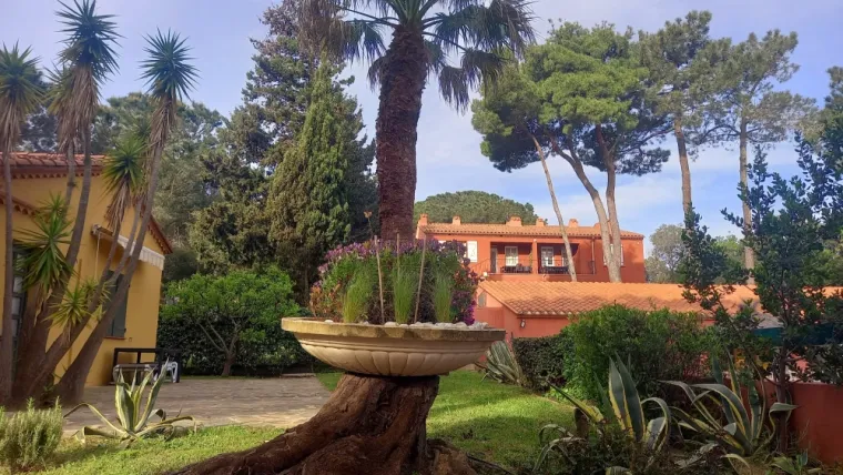 CAMPING AU COEUR DE LA NATURE AVEC PISCINE ET RESTAURANT., Argelès-sur-Mer, Domaine des Mimosas
