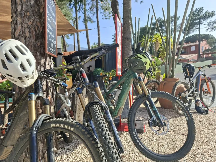 FAN DE VTT, ENDURO, COUNTRY ? DEPART DU CAMPING DES MIMOSAS..., Argelès-sur-Mer, Domaine des Mimosas