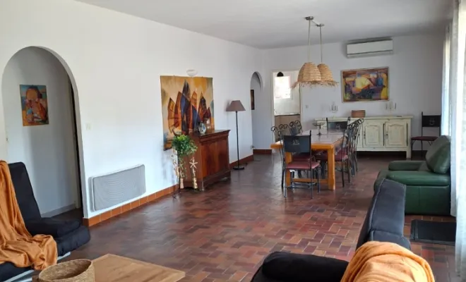 VILLAS ET APPARTEMENTS DANS UN CAMPING FAMILIAL AU COEUR DE LA NATURE., Argelès-sur-Mer, Domaine des Mimosas