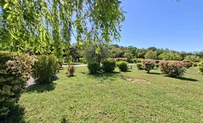CAMPING CALME, NATURE ET FAMILIAL AVEC EMPLACEMENT CAMPING CAR ,VAN ET TENTE., Argelès-sur-Mer, Domaine des Mimosas