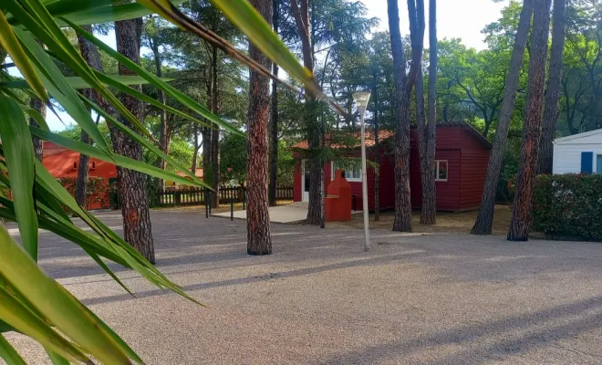 CAMPING AU COEUR DE LA NATURE AVEC PISCINE ET RESTAURANT., Argelès-sur-Mer, Domaine des Mimosas