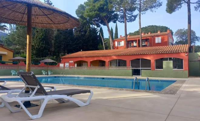 CAMPING AU COEUR DE LA NATURE AVEC PISCINE ET RESTAURANT., Argelès-sur-Mer, Domaine des Mimosas