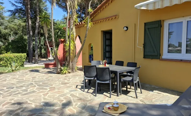 CAMPING AVEC PISCINE ET RESTAURANT DANS UN ECRIN DE VERDURE!, Argelès-sur-Mer, Domaine des Mimosas
