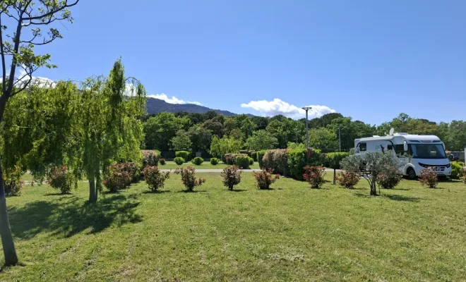 CAMPING AVEC EMPLACEMENTS TOUTES TAILLES POR TENTE, VAN ET CAMPING CAR, Argelès-sur-Mer, Domaine des Mimosas