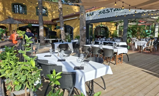 CAMPING FAMILIAL A LA MER AVEC PISCINE ET RESTAURANT., Argelès-sur-Mer, Domaine des Mimosas