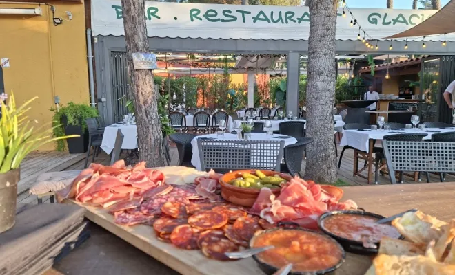 CAMPING FAMILIAL A LA MER AVEC PISCINE ET RESTAURANT., Argelès-sur-Mer, Domaine des Mimosas